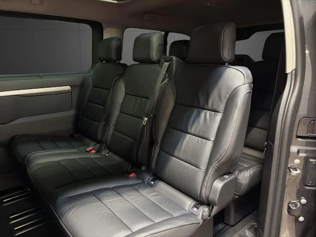 Peugeot Traveller Business VIP Long