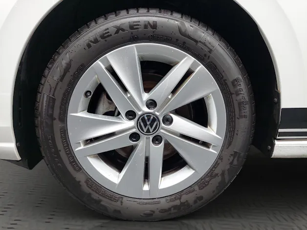 VW Golf 1.5 TSI Basis