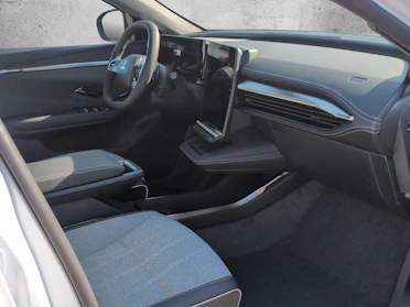 MITSUBISHI ECLIPSE CROSS 11