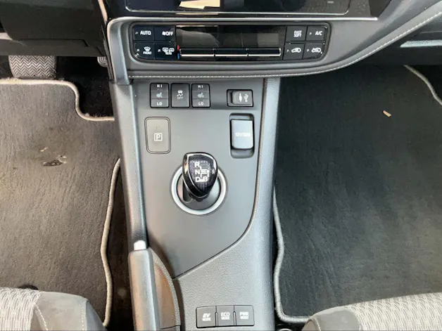 Toyota Auris Touring Sports 1.8 HSD Trend