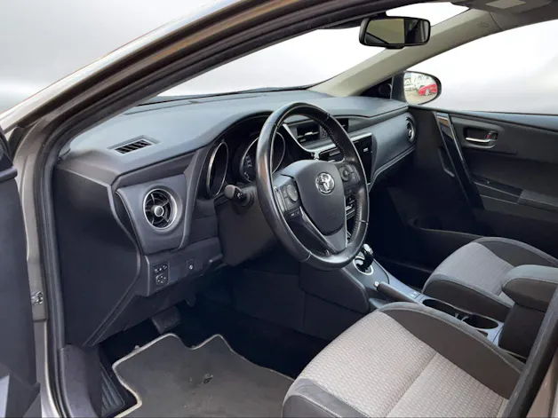 Toyota Auris Touring Sports 1.8 HSD Trend