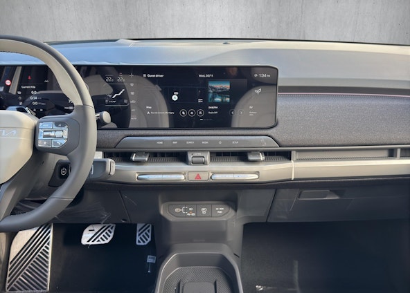 Vehicle image 6 Vehicle image 6