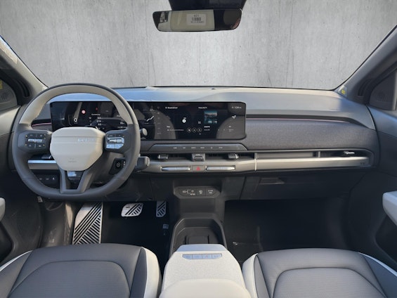 Vehicle image 5 Vehicle image 5