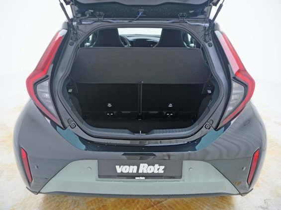 Vehicle image 15 Vehicle image 15