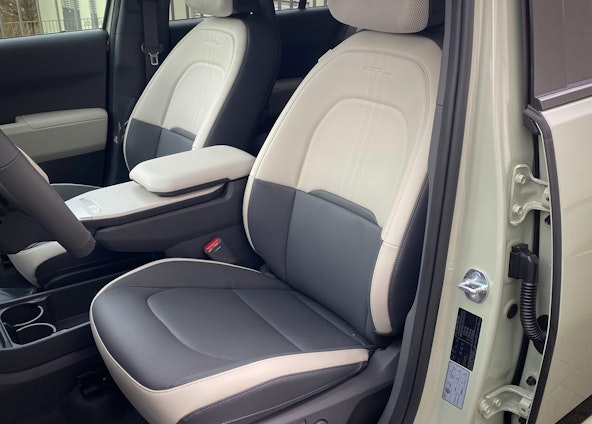 Vehicle image 8 Vehicle image 8