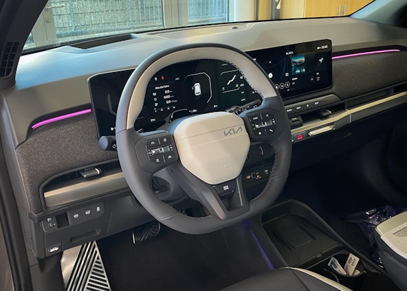 Vehicle image 3 Vehicle image 3