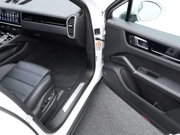 Porsche Cayenne E-Hybrid Coupé Platinum Edition