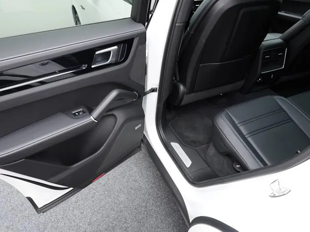 Porsche Cayenne E-Hybrid Coupé Platinum Edition