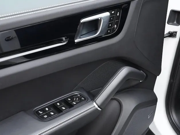 Porsche Cayenne E-Hybrid Coupé Platinum Edition