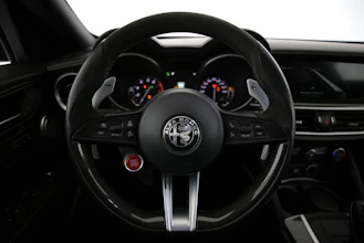https://vehicle.imgix.net/4153728/07bcfa09-a3c0-433a-a217-4e59781382bf.jpg