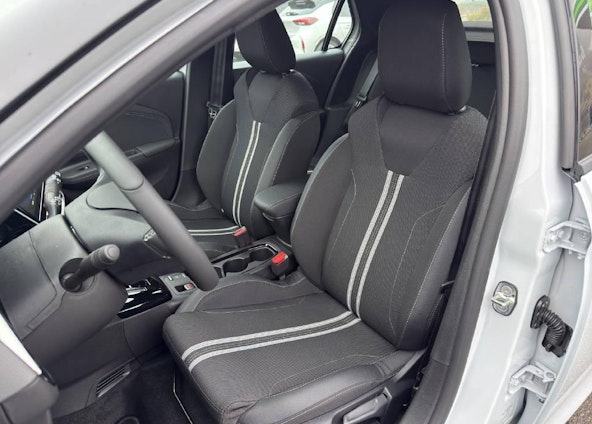 Vehicle image 9 Vehicle image 9