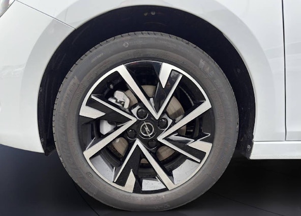 Vehicle image 6 Vehicle image 6