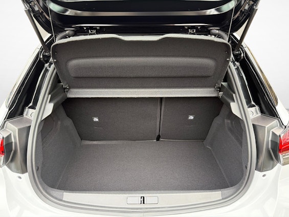 Vehicle image 11 Vehicle image 11