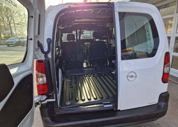 Vehicle image 15 Vehicle image 15