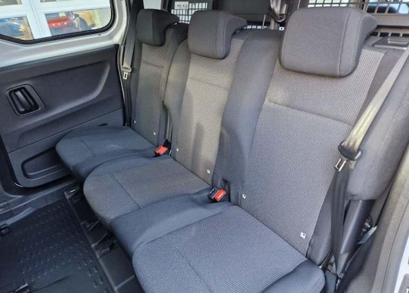 Vehicle image 10 Vehicle image 10