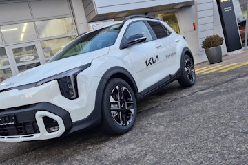 Vehicle placeholder image Vehicle placeholder image