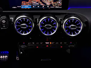 Mercedes-Benz CLA Shooting Brake 200 AMG Line 7G-DCT