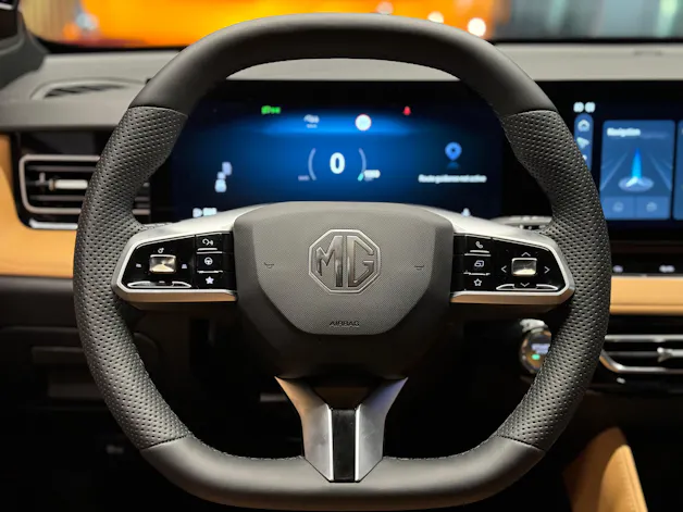 MG HS 1.5 T Luxury Automat