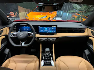 MG HS 1.5 T Luxury Automat