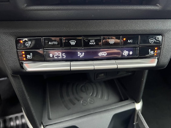 Vehicle image 12 Vehicle image 12