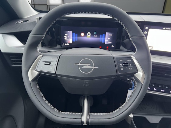 Vehicle image 9 Vehicle image 9