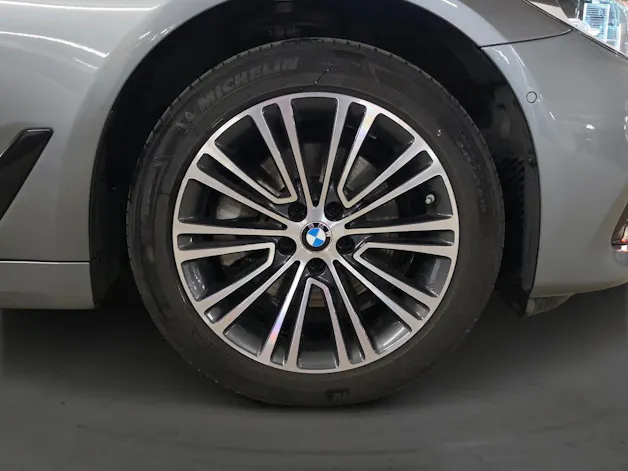 BMW 520d xDrive Touring Sport Line