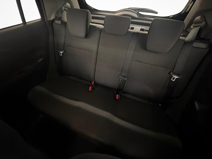 Vehicle image SUZUKI SWIFT