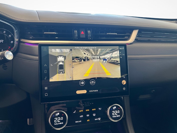 Vehicle image JAGUAR F-PACE