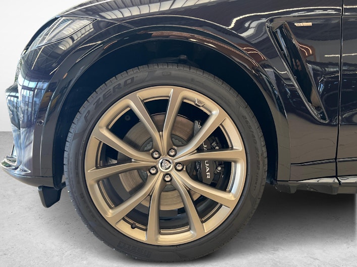 Vehicle image JAGUAR F-PACE