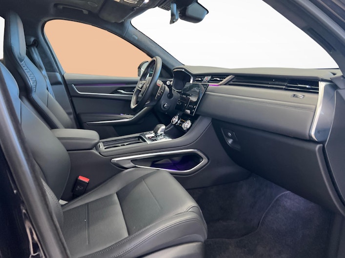 Vehicle image JAGUAR F-PACE