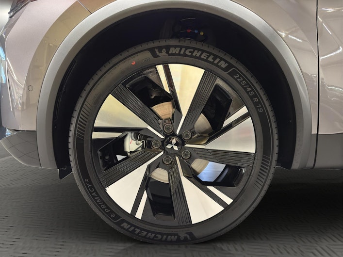 Vehicle image MITSUBISHI GRANDIS