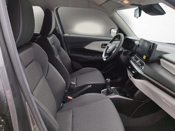 Vehicle image 9 Vehicle image 9