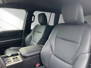 Toyota Land Cruiser 2.8 D 48V Style