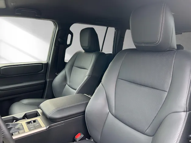 Toyota Land Cruiser 2.8 D 48V Style
