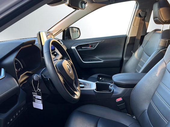 Vehicle image 7 Vehicle image 7