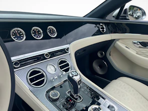 image du véhicule BENTLEY Continental GTC 4.0 V8 Hybrid Mulliner