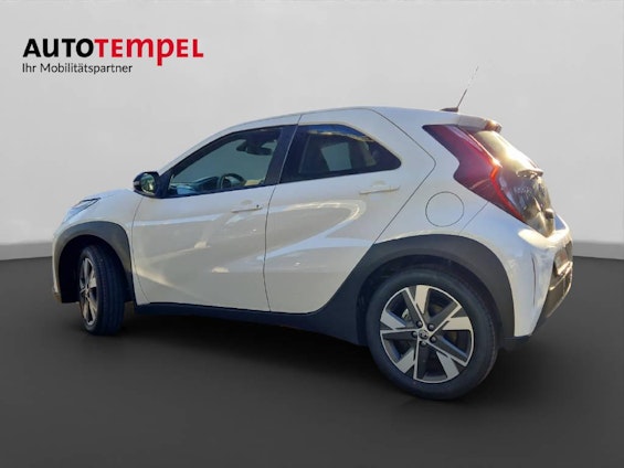 Vehicle image 2 Vehicle image 2