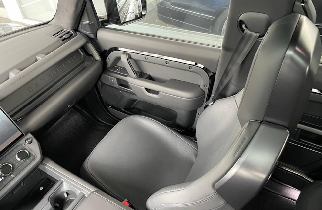 Vehicle image 17 Vehicle image 17