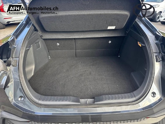 Vehicle image 16 Vehicle image 16