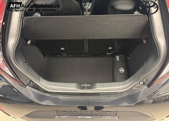 Vehicle image 9 Vehicle image 9