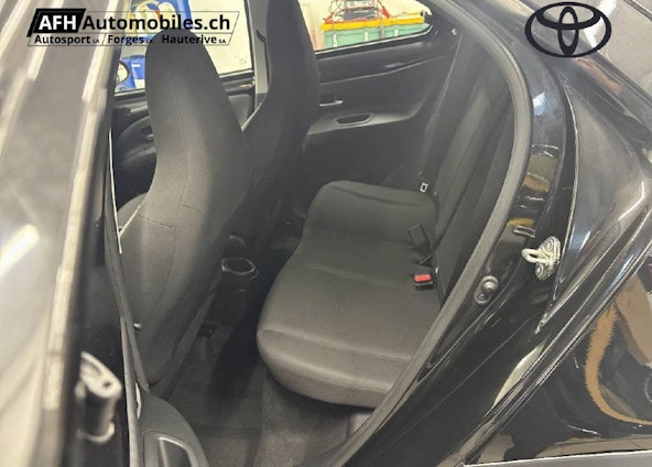 Vehicle image 15 Vehicle image 15