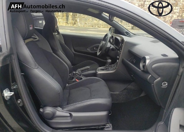 Vehicle image 15 Vehicle image 15