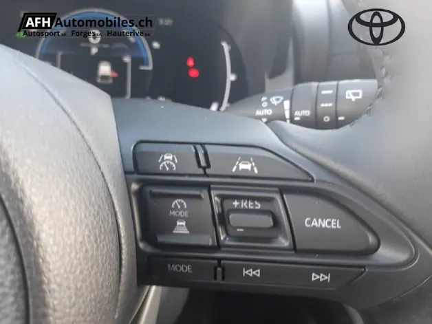 Toyota Yaris 1.5 VVT-i HSD Trend