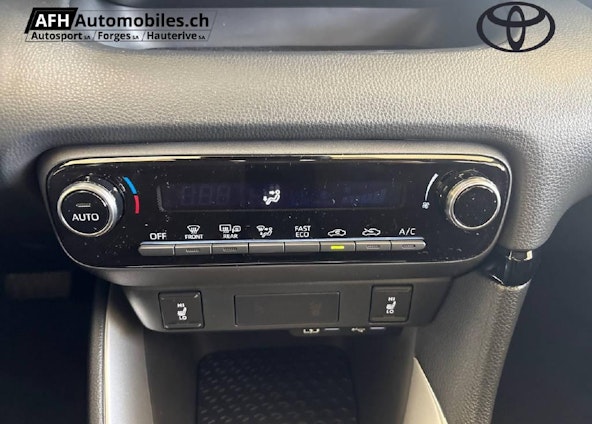 Vehicle image 4 Vehicle image 4