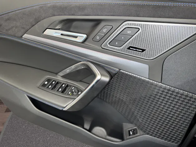 BMW X1 20i sDrive paddles