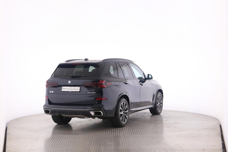 Vehicle image BMW X5