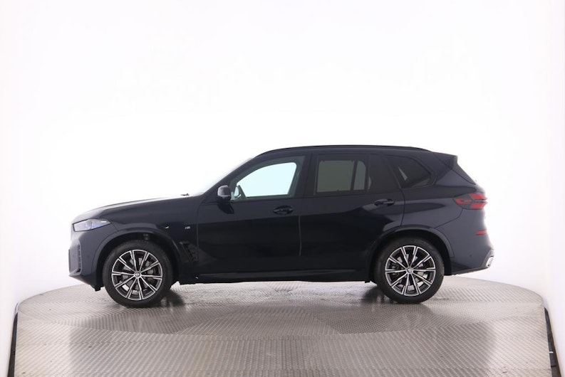 Vehicle image BMW X5