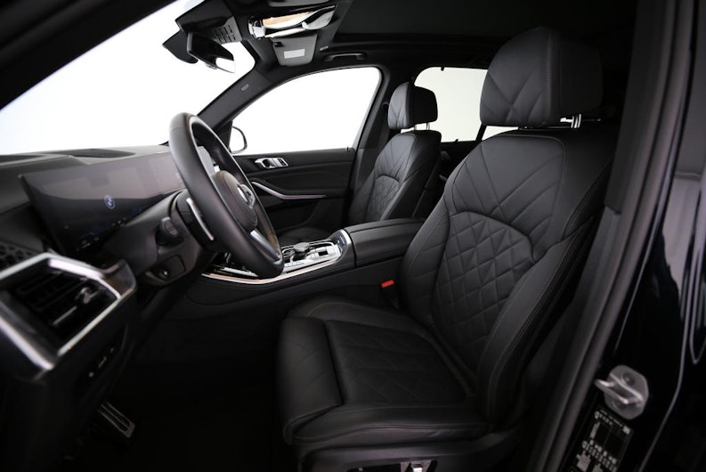 Vehicle image BMW X5