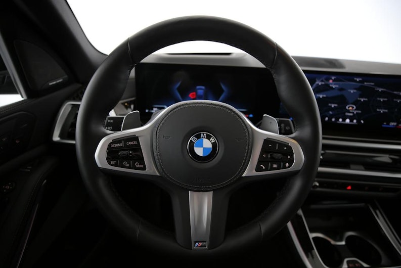 Vehicle image BMW X5