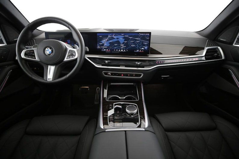 Vehicle image BMW X5